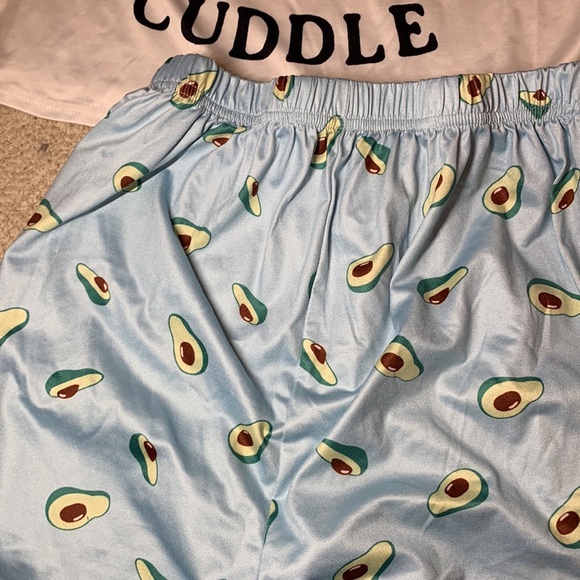 Shein “Let’s Avo-Cuddle” pajama set CROP SHIRT/SHORTS - Picture 4 of 5